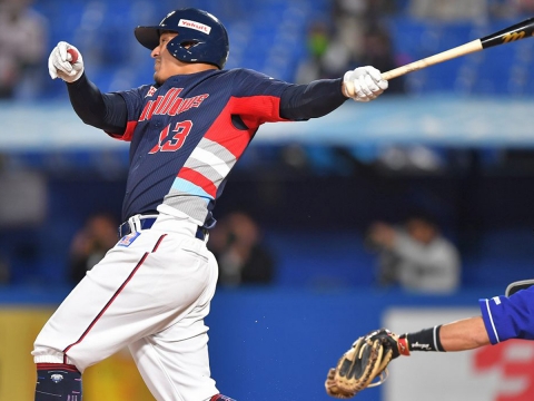 145J. オスナ 東京ヤクルトスワローズ カルビー 2022 プロ野球チップス第3弾 レギュラー : スポーツカード ジャンバラヤ - 通販 -Yahoo!ショッピング