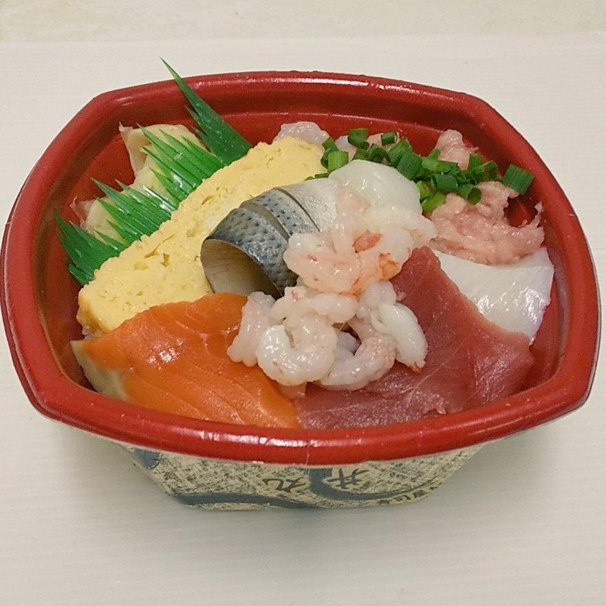 卵だけで驚くほど旨い😋 「厚焼き玉子巻き寿司」1本分・卵 3個 ・砂糖 小さじ2 ・みりん 小さじ2 ・醤油 小さじ1 ・塩 少々 ・酢大さじ1 ・砂糖 大さじ1 2 ・塩 小さじ1 4 ・温かいご飯 1 2合分 160gほど・板海苔 1枚 ※２本作りたい場合は全て倍量にして作って