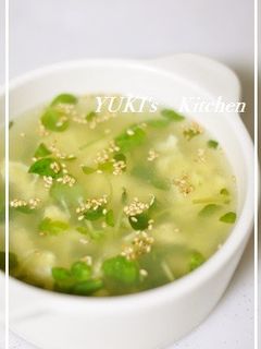 鮮やか★豆苗とフワフワ卵のスープ