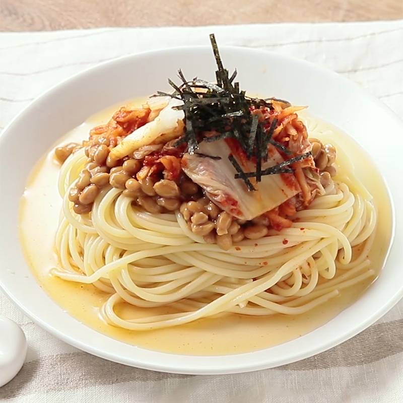 半熟卵のせ冷製納豆パスタ