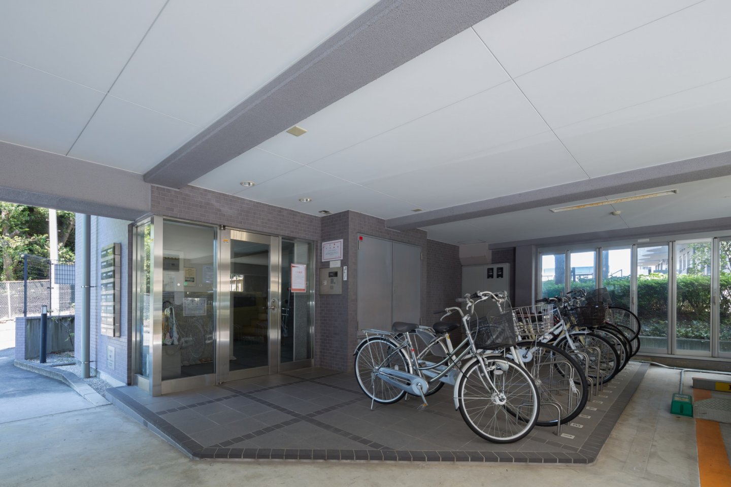 MEDI 4月 ストロベリーアフタヌーンティー セイボリー4種＋スイーツ8種＋フリードリンク＋乾杯酒付き ティー プラン 12186889 ・メニュー- ネット予約可