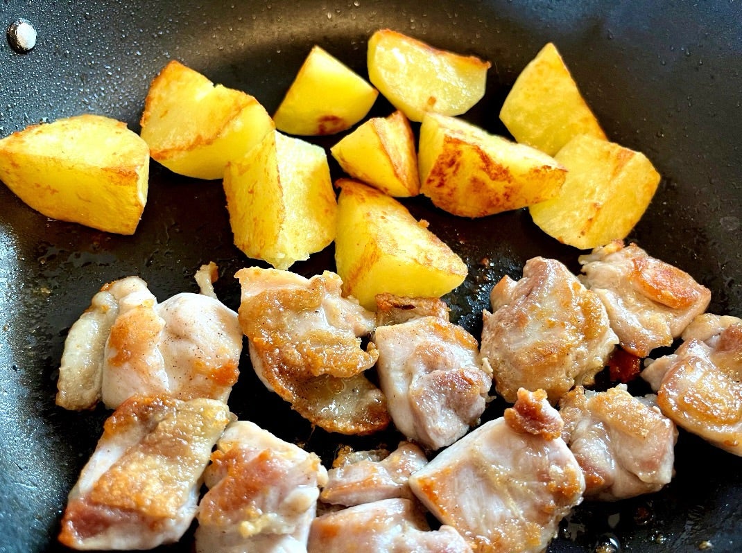 志麻さん流 「手羽元とじゃがいものだしマスタード焼き」に挑戦♪めんつゆでマスタードソースが濃厚まろやか～♡2023年10月6日-エキサイトニュース