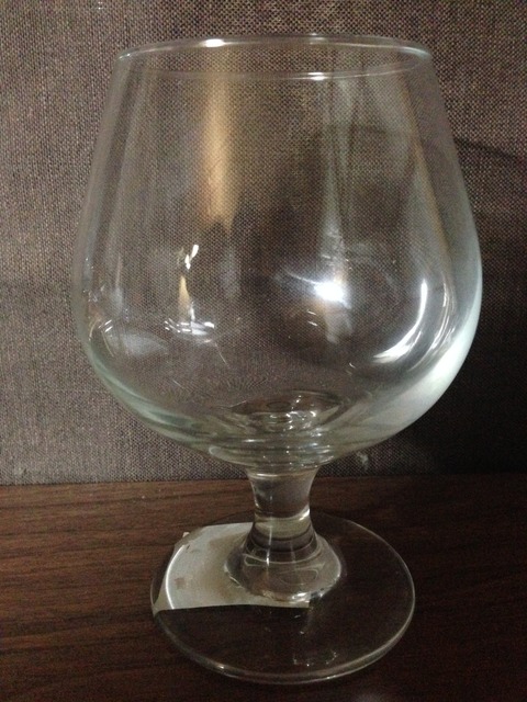 想像以上のコスパにびっくり!?プロも評価するダイソーのワイングラス 100均 @DIME アットダイム