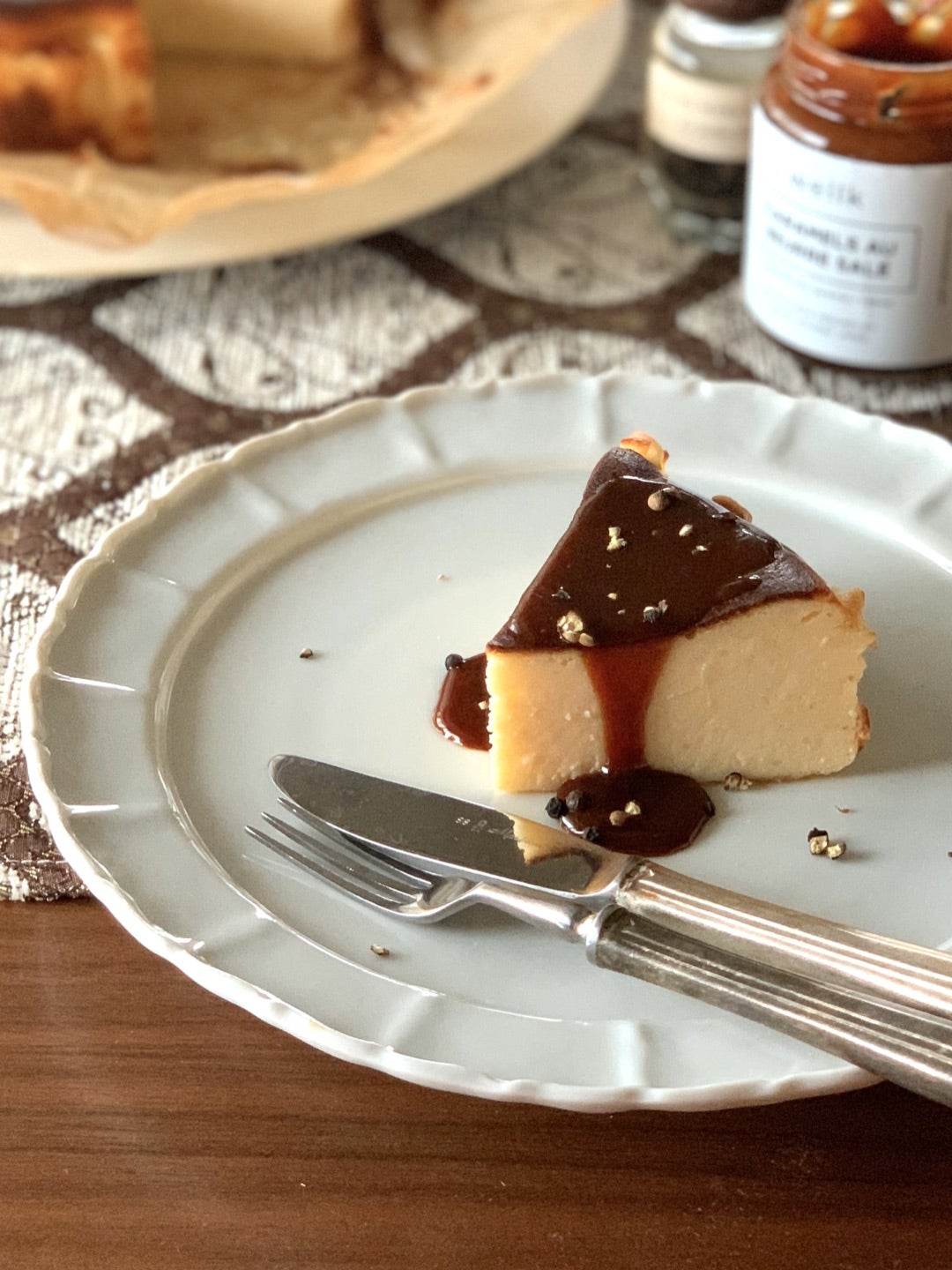 バスクチーズケーキ 盛り付けTikTok