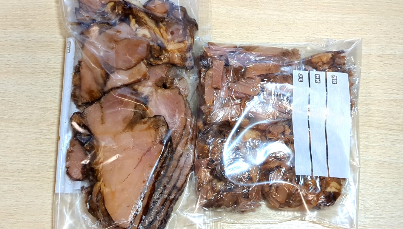 業務スーパーの『豚バラネット巻き』でチャーシュー自作! 好きなだけ丼にもラーメンにものせられるmitok ミトク