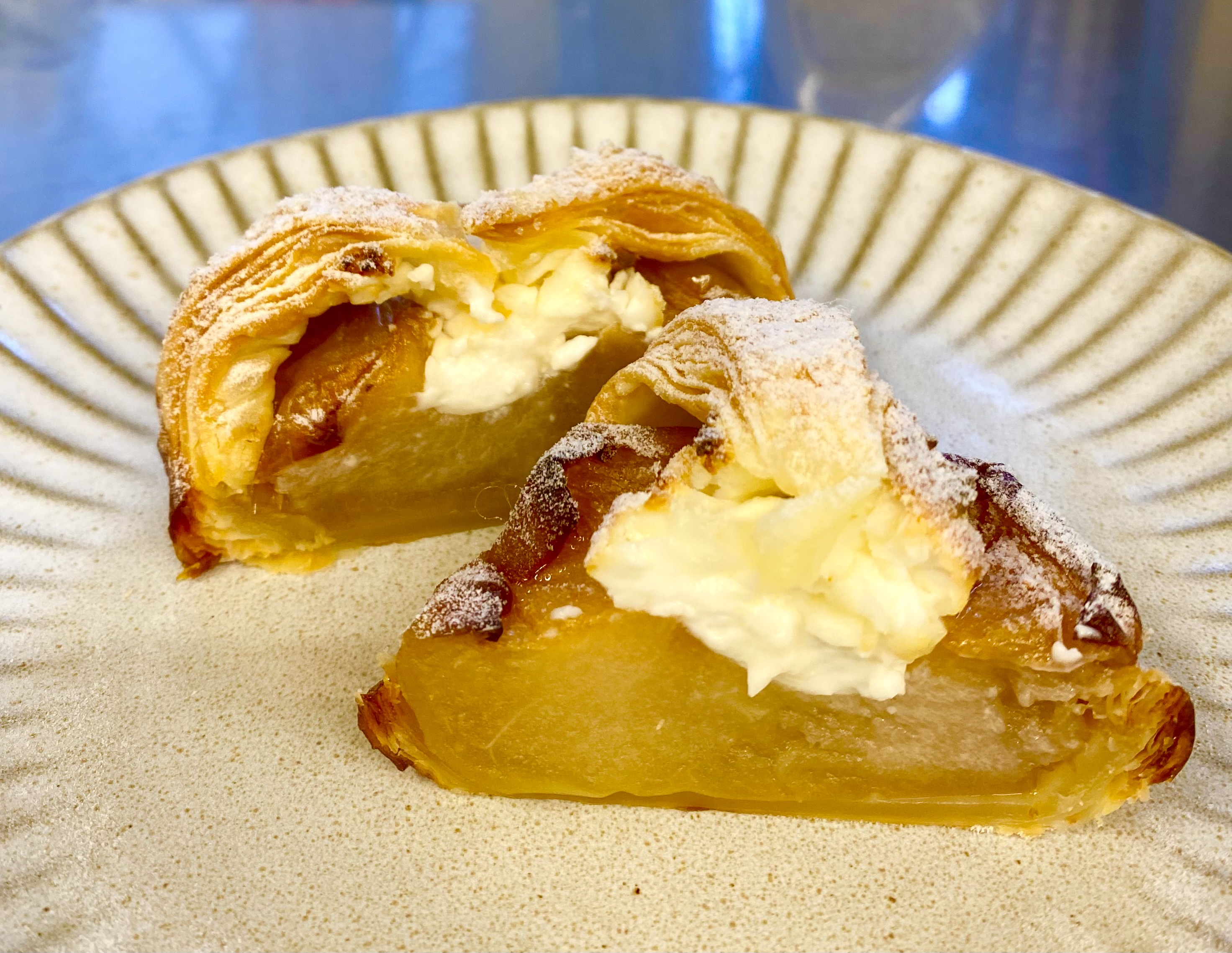 レシピ*・゜ﾟ・*:.｡. オーブン不使用！ 「フライパンde アップルパイ」 *・゜ﾟ・*:.｡ ｡.:*・゜ﾟ・*:.｡ ｡.:*◒---------------- ✂︎ ----------------簡単レシピ時短レシピ料理おうちかふぇおうちおやつお菓子作り手作りお菓子手作りスイーツ