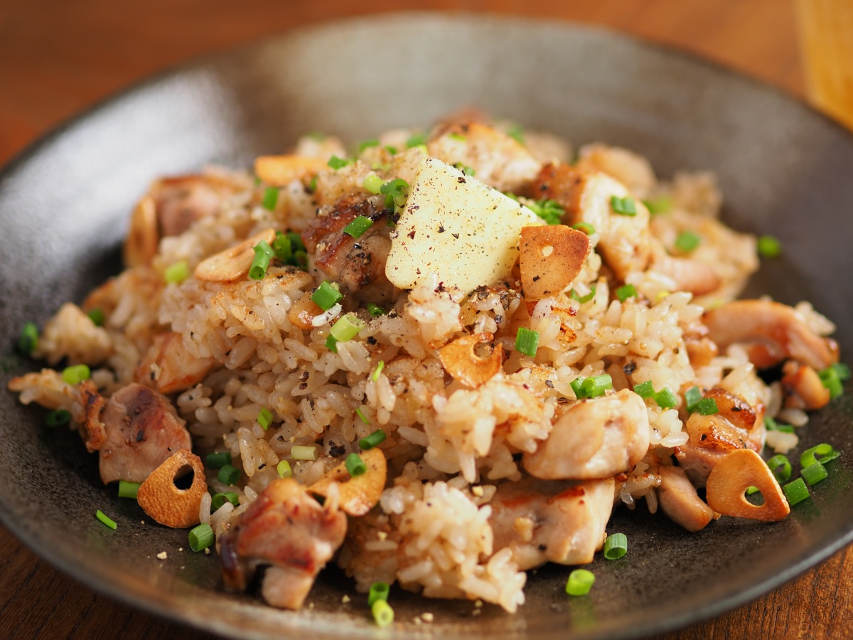 フライパンで＊本格ガーリックチキンピラフ by ＊Ａｎｎａ＊クックパッド簡単おいしいみんなのレシピが392万品