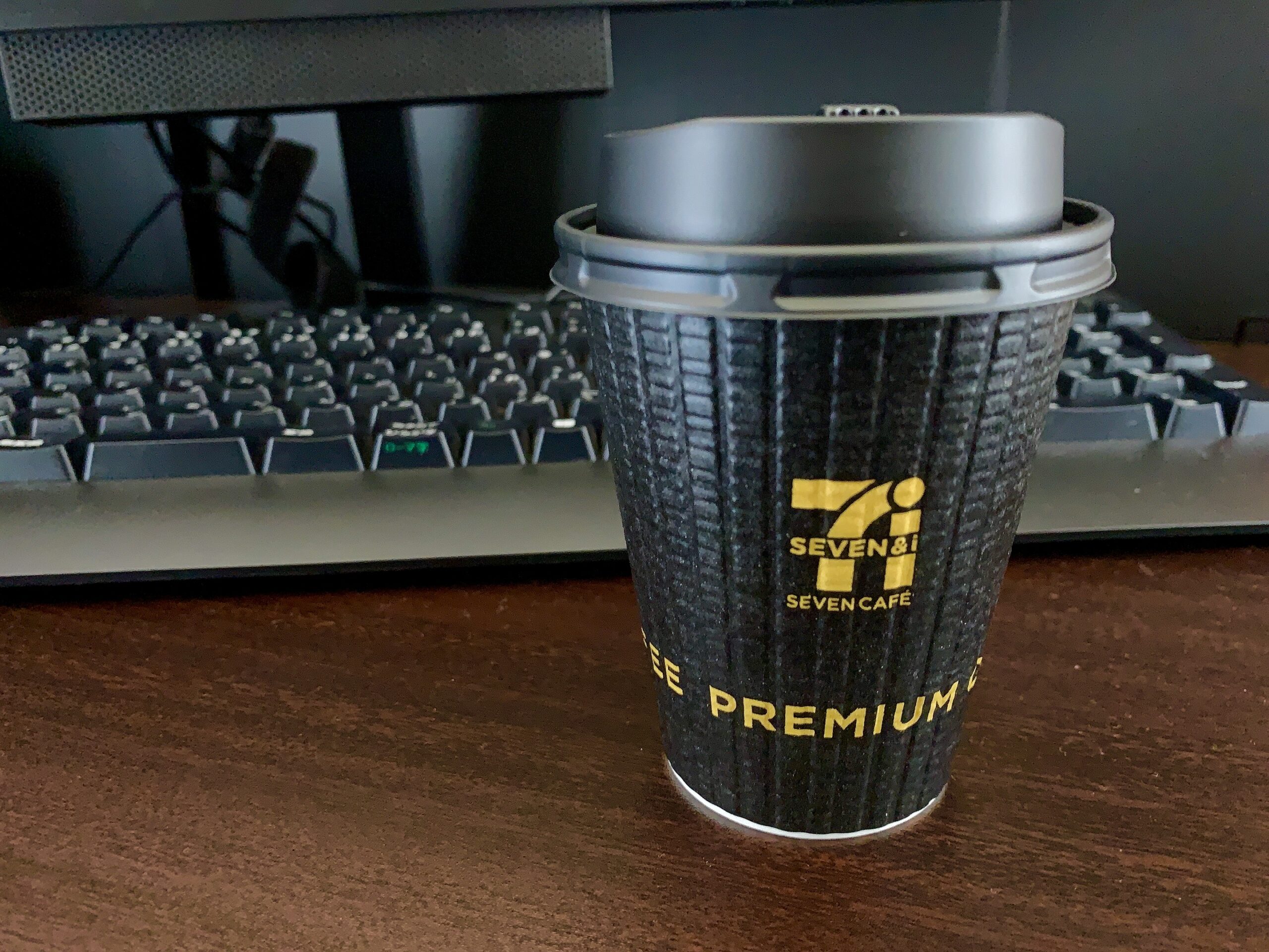 黒い高級コーヒー セブンカフェから期間限定でブルーマウンテンブレンドが登場！味や金額などを解説 - みずまるブログ