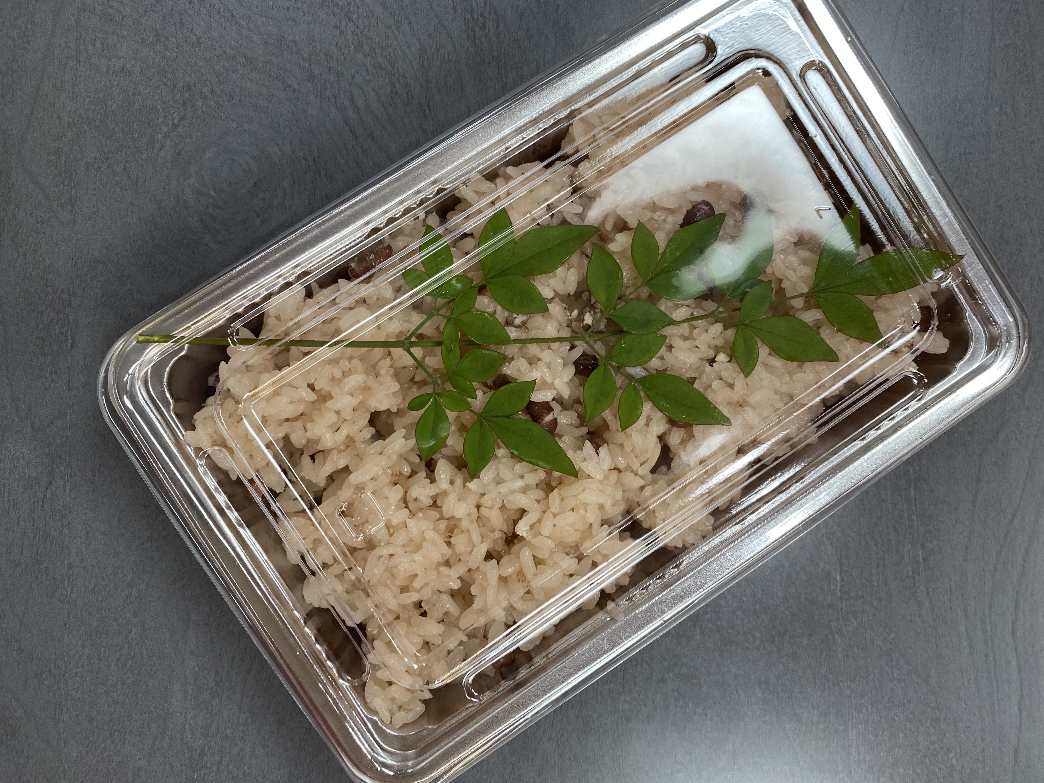 お面や南天で節分飾り