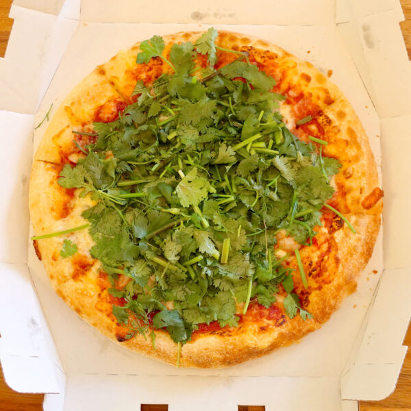 ピザハットから話題のパクチーピザが予想外の売れ行き！期間延長も決定