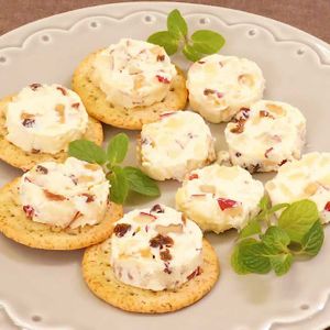 はちみつクリームチーズのクラッカー道産子飯日記