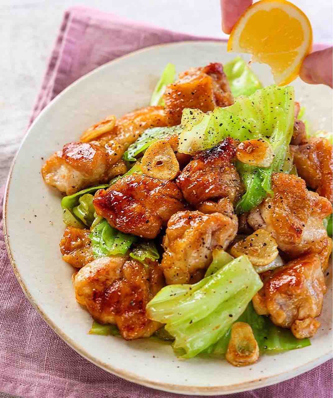 ワンパン10分！ 鶏もも肉とキャベツの味噌炒め ご飯すすむ♩