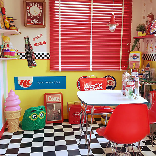 大阪に“360°映え空間”がオープン、ダイナーとアミューズメント施設を展開