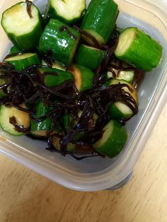 切り込みを入れるだけ♪ トルネードきゅうりのさっぱり浅漬け