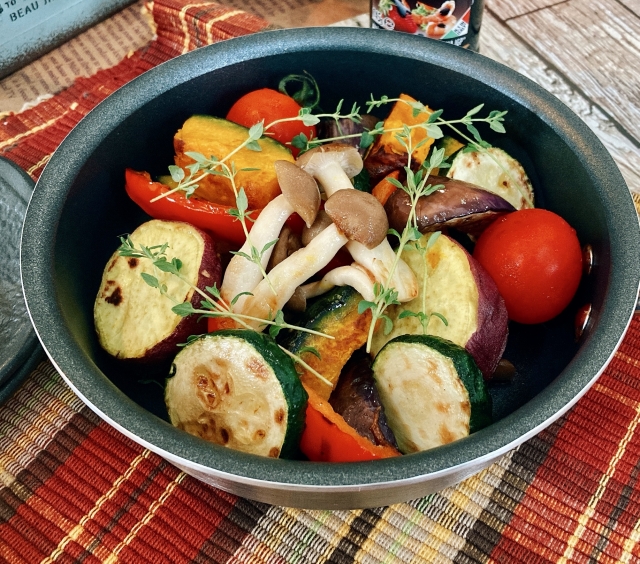 肉が焦げない!? 炭火BBQを突き詰めた、アイデア小型グリルが登場！GO OUT WEB