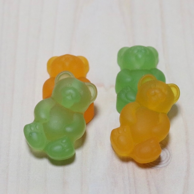 シームレスなカラフルなグミのクマのお菓子の背景。お菓子はベクトル パターンです。のイラスト素材・ベクター Image 51438849