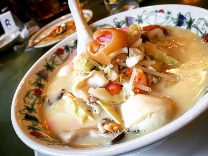 春旅 長崎市１泊２日 新地中華街散策と「老李長崎ちゃんぽん中華街店」で皿うどんのランチ編 』長崎市 長崎県 の旅行記・ブログ bymasapiさん フォートラベル