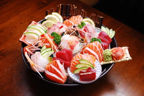 刺身の盛りつけ オシャレに見えて、ツマなしでも映えるコツをプロが伝授！イエノミスタイル 家飲みを楽しむ人の情報サイト