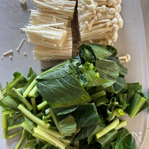 レンジで簡単♪小松菜とえのきのナムル✿