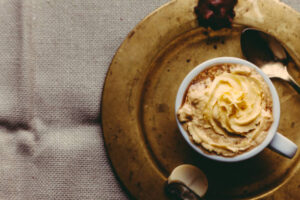 クリームたっぷりのアインシュペナー・ビエンナコーヒーの作り方