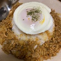 煮込まない！レンチン和風キーマカレーがおいしすぎた🥹, ＜材料＞, ・あいびきミンチ250g, ・玉ねぎ 1個, ・にんじん1本, ・れんこん 100g, ・和風だしパック1袋, ★カレールウ4片, ★醤油大さじ1 2, ★しょうがチューブ少々, ★水300ml, ＜作り方＞,①玉ねぎ、にんじん、れんこんはみじん切りにする。,
