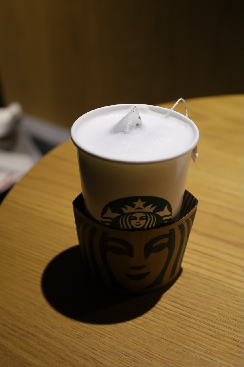 スタバ ゼンクラウドウーロンティーラテのおすすめカスタム5選カロリーや値段もスタバに暮らす