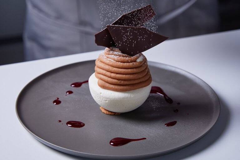 デザートの盛り付け方法のコツをフードコーディネーターが解説