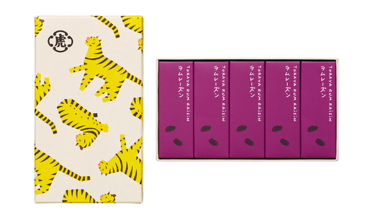 TORAYA CAFEの濃厚チョコとあんこが絶妙に出会う「あずきとカカオのフォンダン」。CAKE.TOKYOケーキドットトーキョー