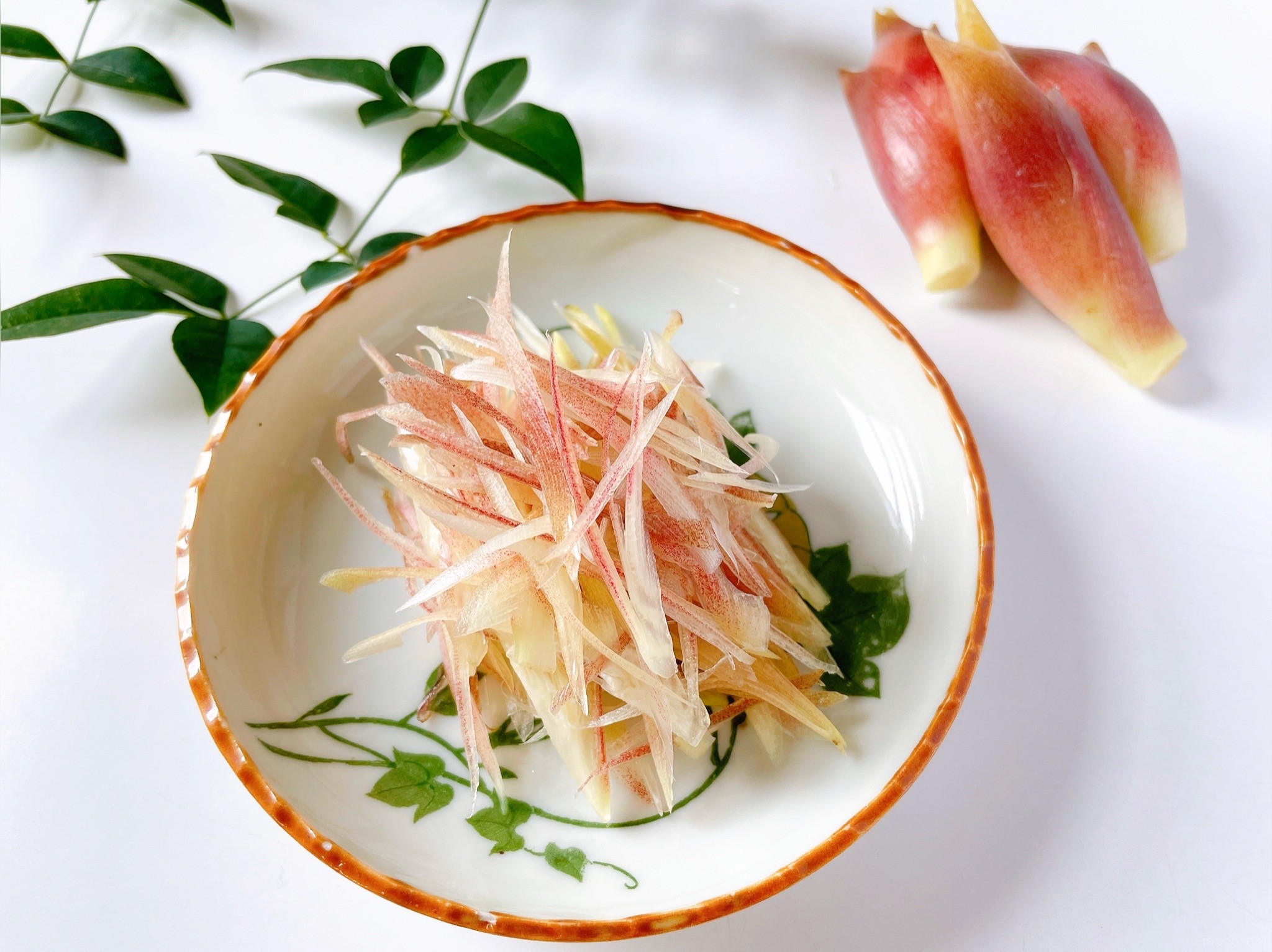 みょうがの茎のリニューアルのお知らせ📢変更点・内容量:500g➡️300g より多くの方に、よりお手軽に手に取っていただけるように🛍️・商品名:みょうがの茎➡もったい茎 食品ロスを減らす!の想いを基に、弊社の取り扱っている『もったいなす』とともに