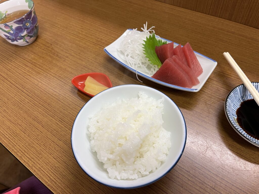 養殖のサクラマスを刺身、塩焼き、炙り、サーモン麺で食べました