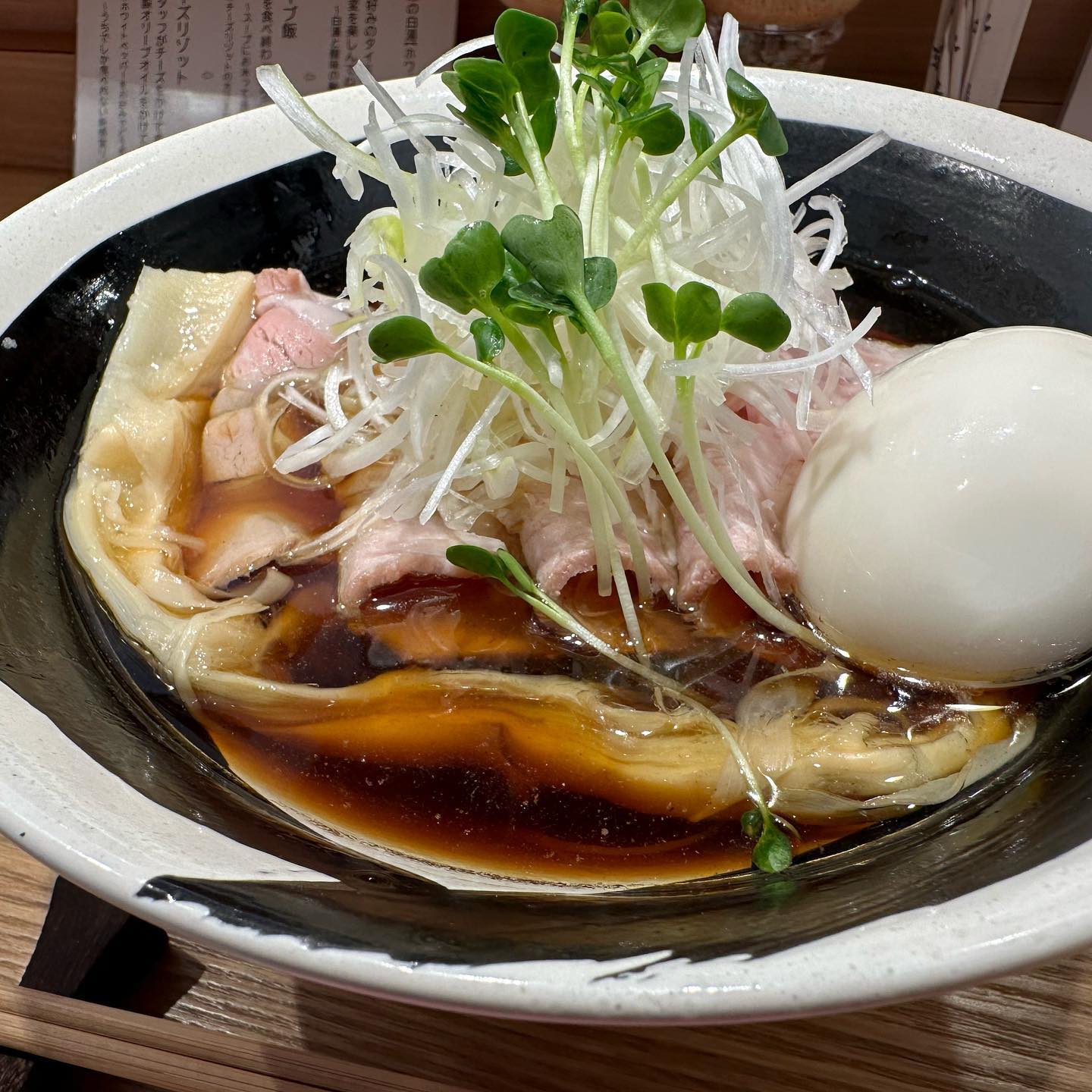 吹田】ラーメン激戦区江坂でラーメンランチ！「麺魂」で魚介鶏豚骨醤油ラーメン＆まぜそば食べてみた｜まちっと北摂