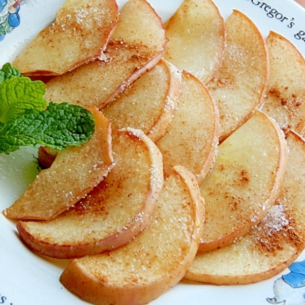 冬はおうちで濃厚スイーツを。りんごがごろごろ「NYチーズケーキ」を作ろう!おうちごはん