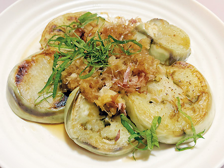 鶏とアスパラとジャガイモの炒め物 鯛のっけサラダ なすのツナあえ ピーマンの甘辛煮 豚そぼろ 他gohan : As of todayFoods