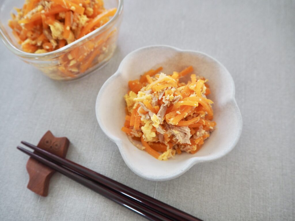 給食で大人気！簡単10分のにんじんしりしりレシピ電子レンジ＆フライパン両方対応