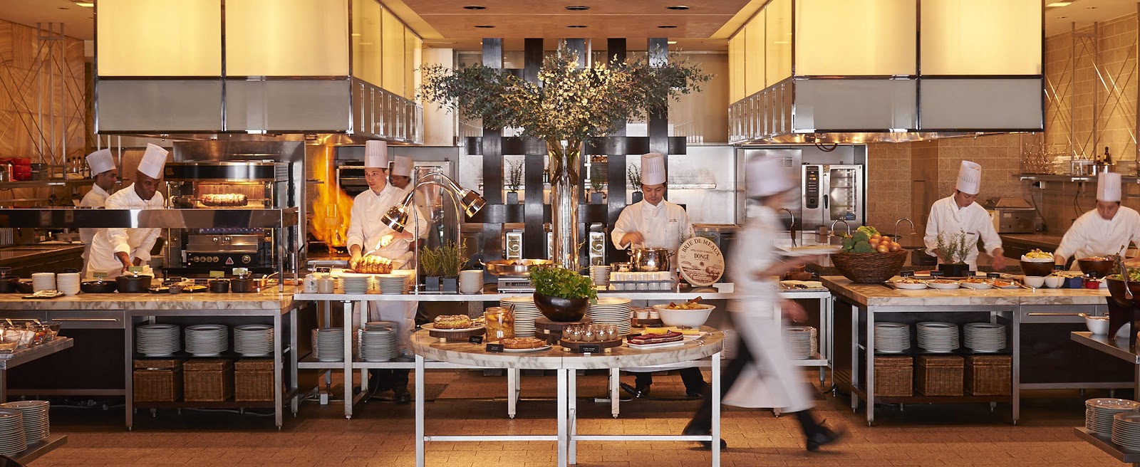 グランド ハイアット 東京テラス席で楽しむ夏ディナー、飲み放題付きBBQや南フランス料理 - ファッションプレス