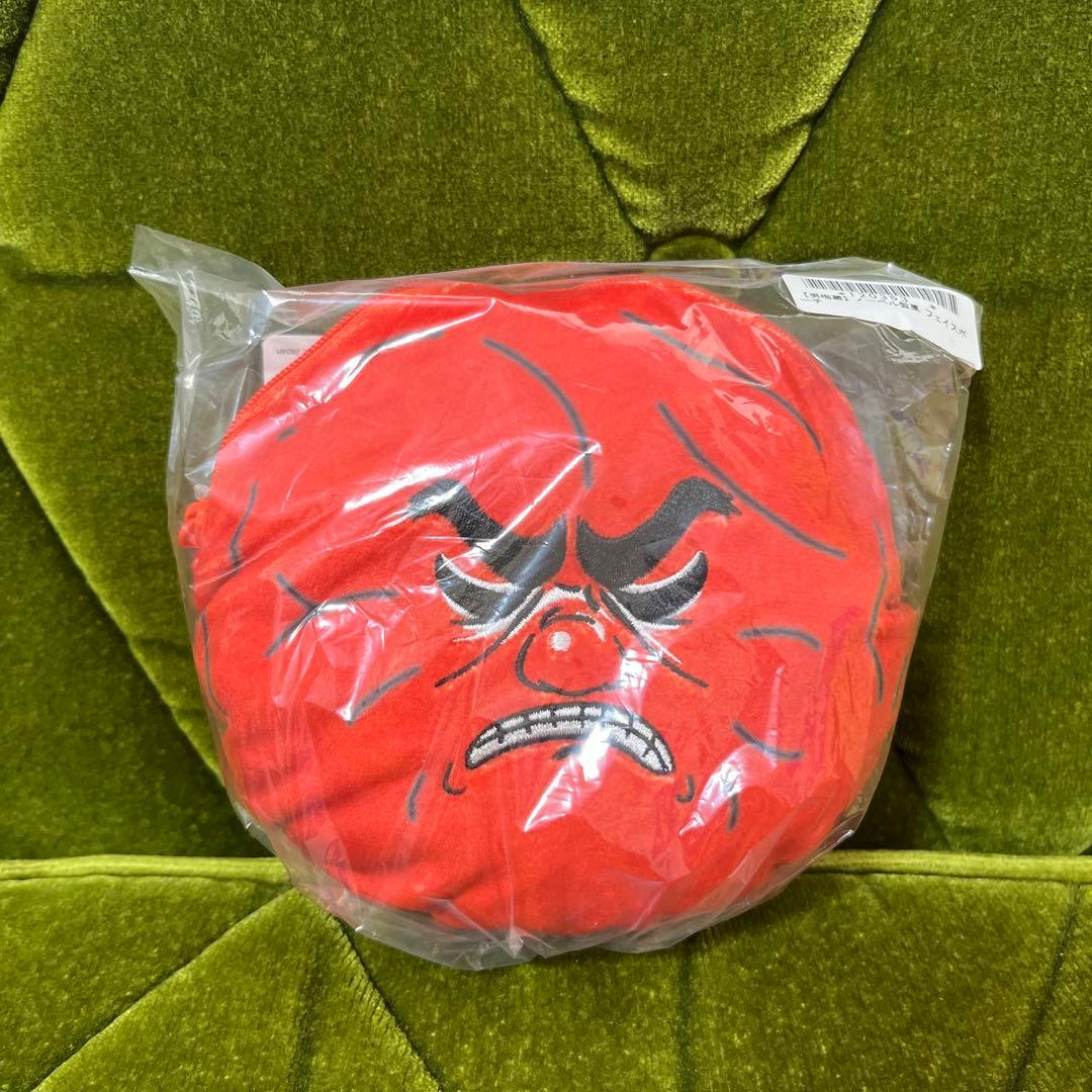 アゴに梅干しが居座ってる⁉️顎の梅干しジワが目立つ人は、口を閉じたり、口をすぼめたりする時にオトガイ筋に過度な力が入ってしまうことが原因です。普段からしっかりほぐして、口元を緩めるように心がけてみましょう！ お顔は正しいアプローチをコツコツすることで