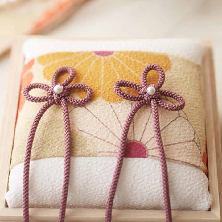 Amazon.co.jp: スクエアの和風リングピロー「ご縁結び」完成品 約横15cm×縦14cmAPR : ファッション