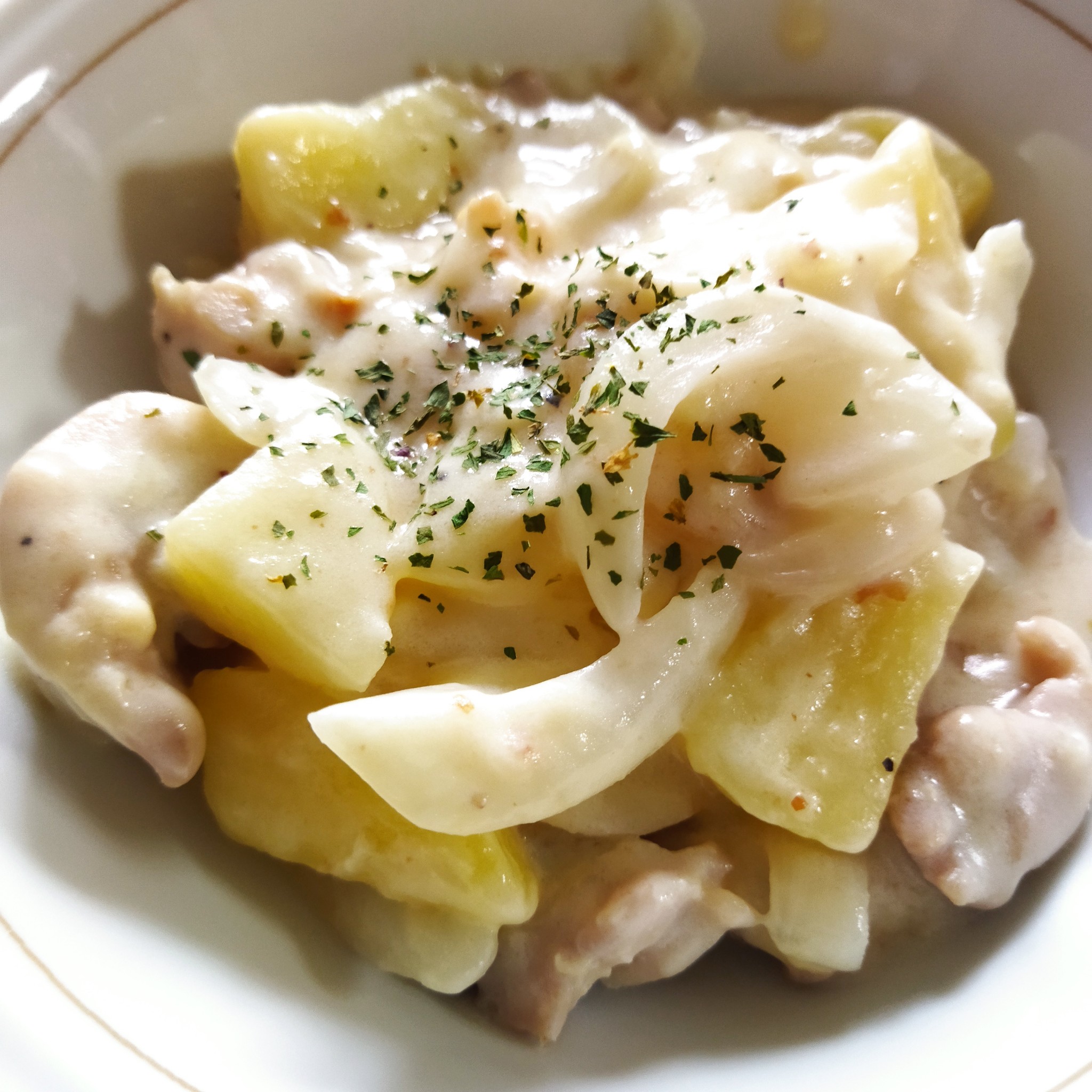 白菜としめじのクリーム煮 の献立 副菜：オン・ザ・ナガイモ パーティー 、副菜：ズッキーニとスモークサーモンのサラダ 献立・メニュー 味の素パーク たべる楽しさを、もっと