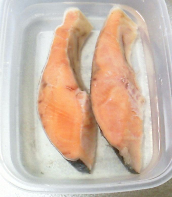 離乳食の鮭はいつから?手づかみできるおすすめの商品も紹介 - 幼児食・離乳食の宅配ならファーストスプーン first spoon