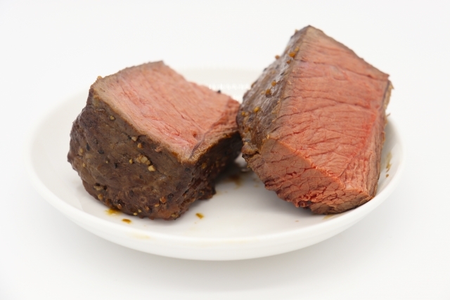 ローストビーフを美味しく切る「切り方の”コツ”」