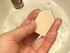 バナナにいる白い虫は何？バナナはまだ食べても大丈夫？ : r whatsthisbug