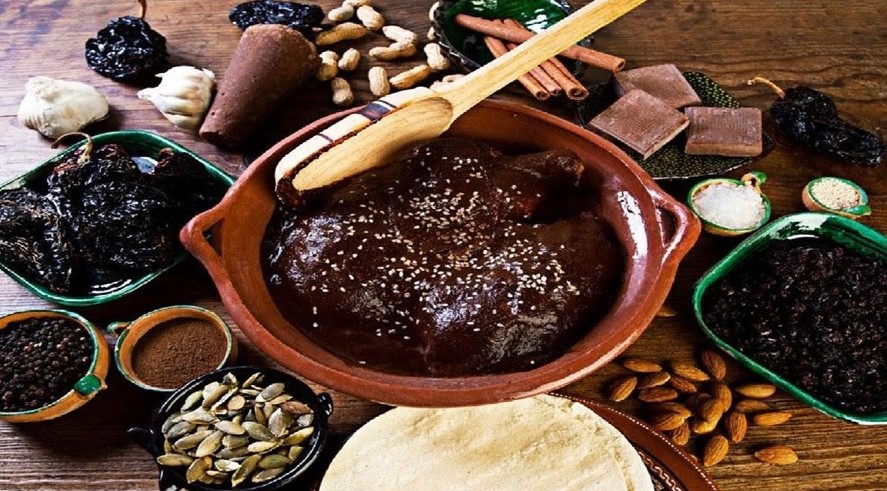 小豆と唐辛子のスープ。メキシコ料理の写真素材・画像素材 Image 50492175