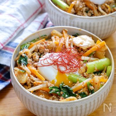 旨辛ひき肉丼の簡単レシピ