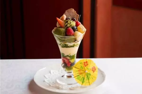 断面が美しすぎると話題！京都の老舗銘茶店による抹茶パフェは、抹茶好きなら必ず食べたい贅沢な味だった