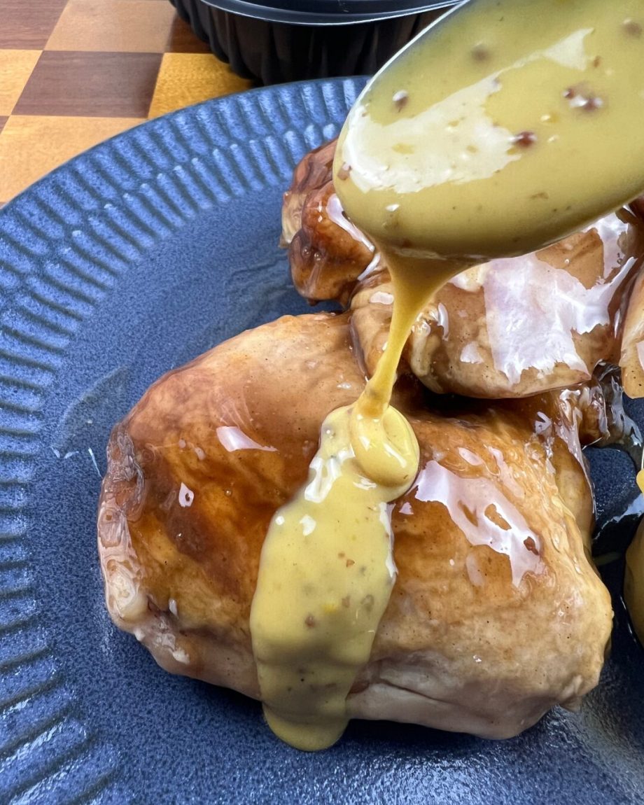 コストコ2023年版ハニーグレイズチキン！お肉がジューシーで甘めのソースが合う