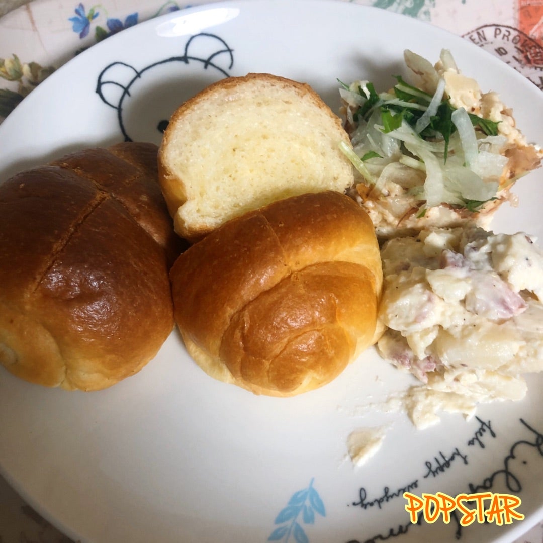 朝だけでなく“夜の食卓”にもおすすめ!贅沢な夜を彩るこだわりのパン『セブンプレミアム ゴールド 金のバターロール』を発売全国のセブン‐イレブンにて11月19日 火 から順次展開企業セブン&アイ・ホールディングス