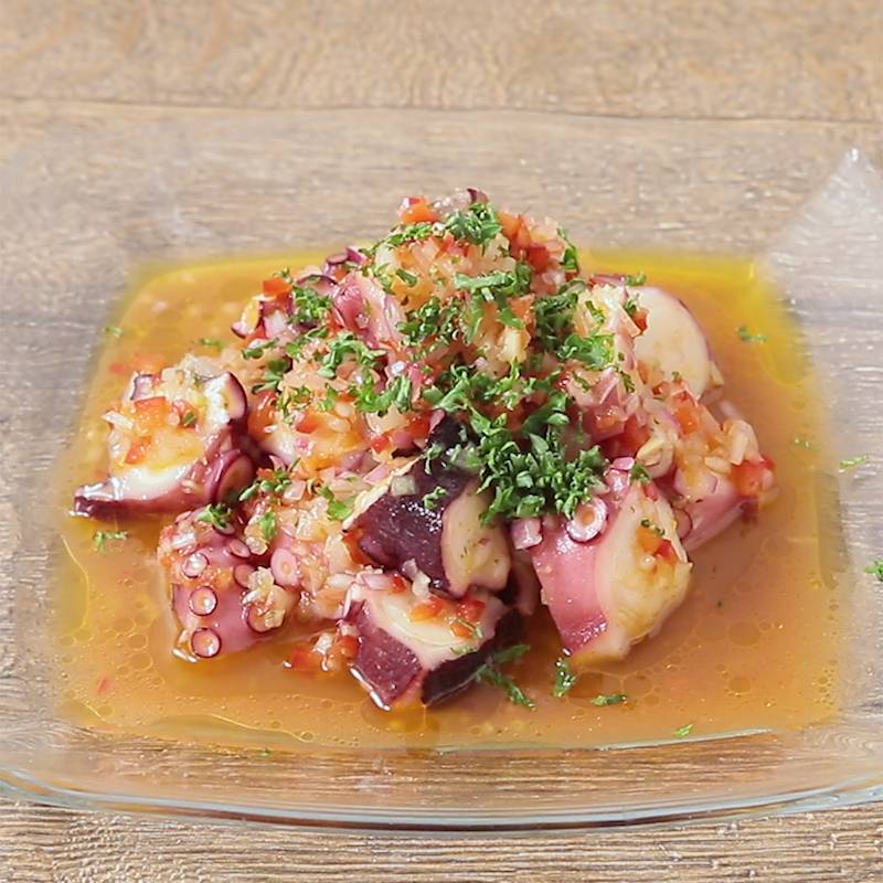 蛸と赤海老のセビーチェ」 蛸と生赤海老をレモンと白ワインビネガーでキリッと引き締め、香り高いハーブで仕上げた一皿。冷えた白ワインとともに、夏の食欲をそっと刺激します！ 🦞エビバルTODDYS shrimp〒273-0005千葉県船橋市本町5丁目5トラムスビル301 ☎︎047