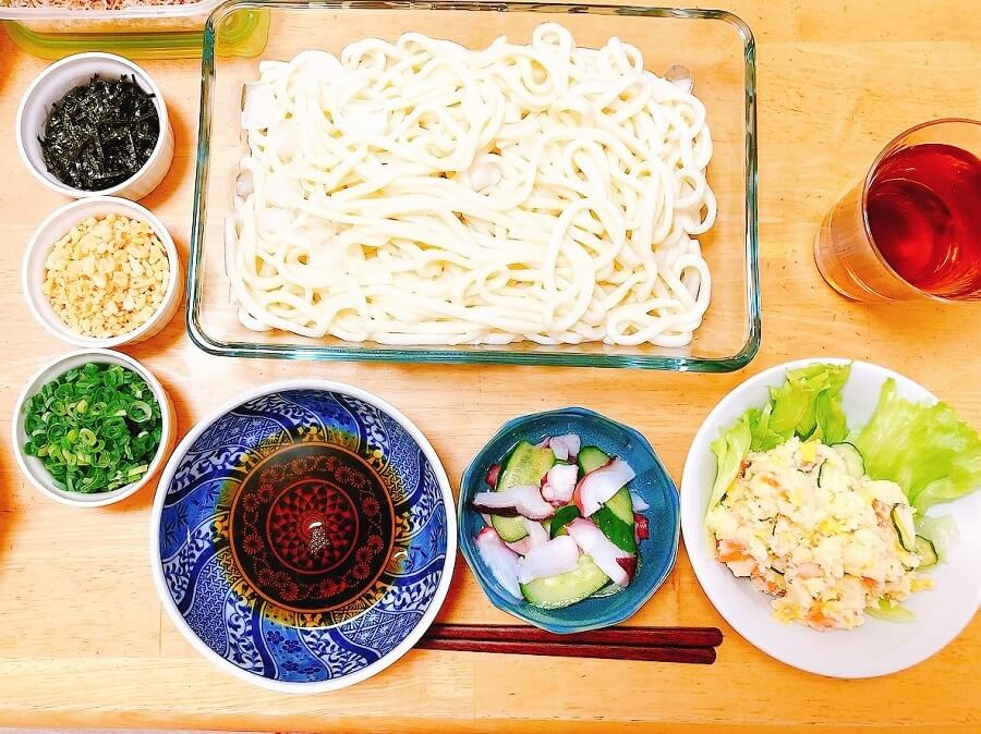 保存版 うどんに合うおかずレシピ42選！定番献立＆あと一品ほしい時の簡単付け合わせfolk