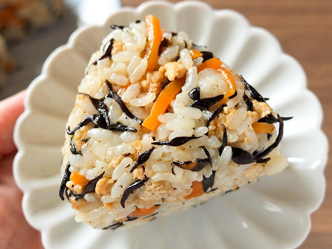 ひじきの煮物アレンジ 大葉香る！絶品混ぜご飯おにぎりの簡単レシピ
