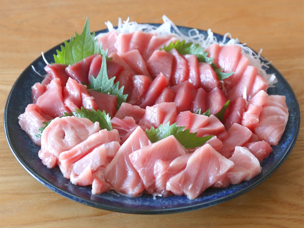 宮城県塩釜産天然本マグロ＜刺身＞赤身・中トロ２種セット各4切 ×２＋ひしほ醤油2袋付 生食用・冷凍すべての商品つきじ鈴富公式オンラインショップ